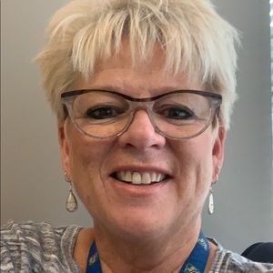 Meet your Posher, Joni